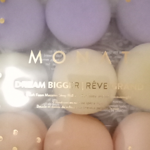 MONAT Other - Hair Curlers